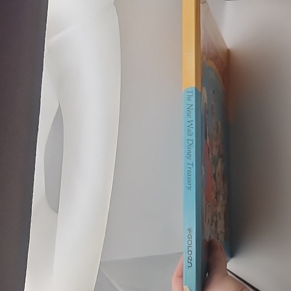 Vintage The New Walt Disney Treasury 1971 - Picture 3 of 15